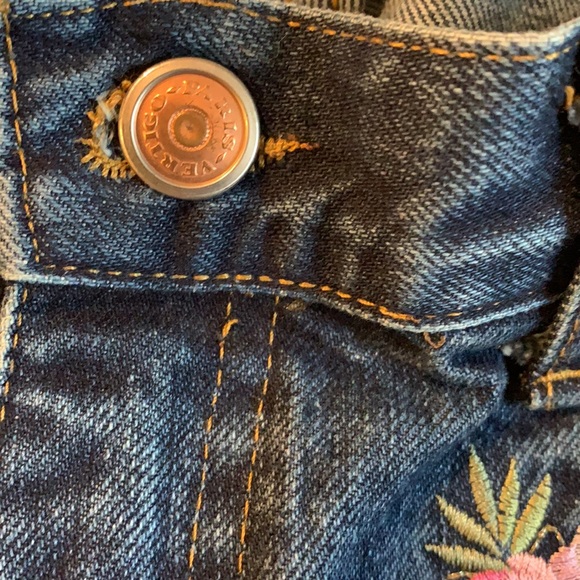 - Vertigo Embroidered Jeans - - Picture 2 of 9